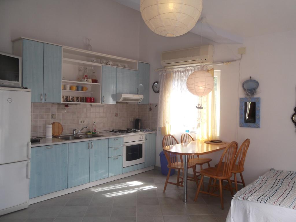 Apartments Vanda Vrboska Room photo